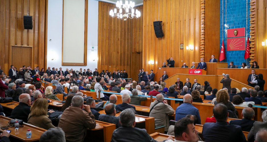 Özgür Özel'den TBMM Grup Toplantısı'nda Sert Mesajlar: 