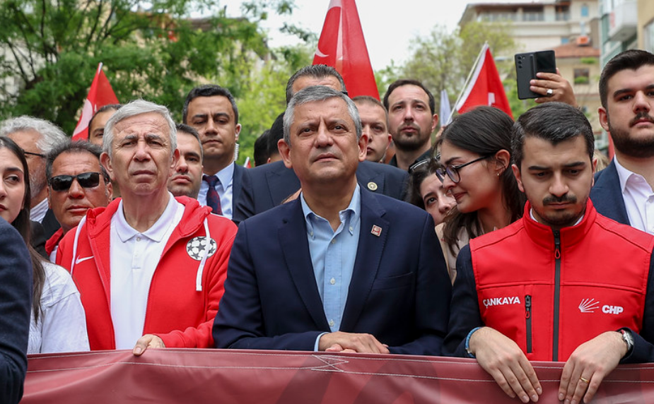 Özgür Özel’den 19 Mayıs Mesajı: Cumhuriyet’i Gerçek Sahiplerine Emanet Etme Zamanı