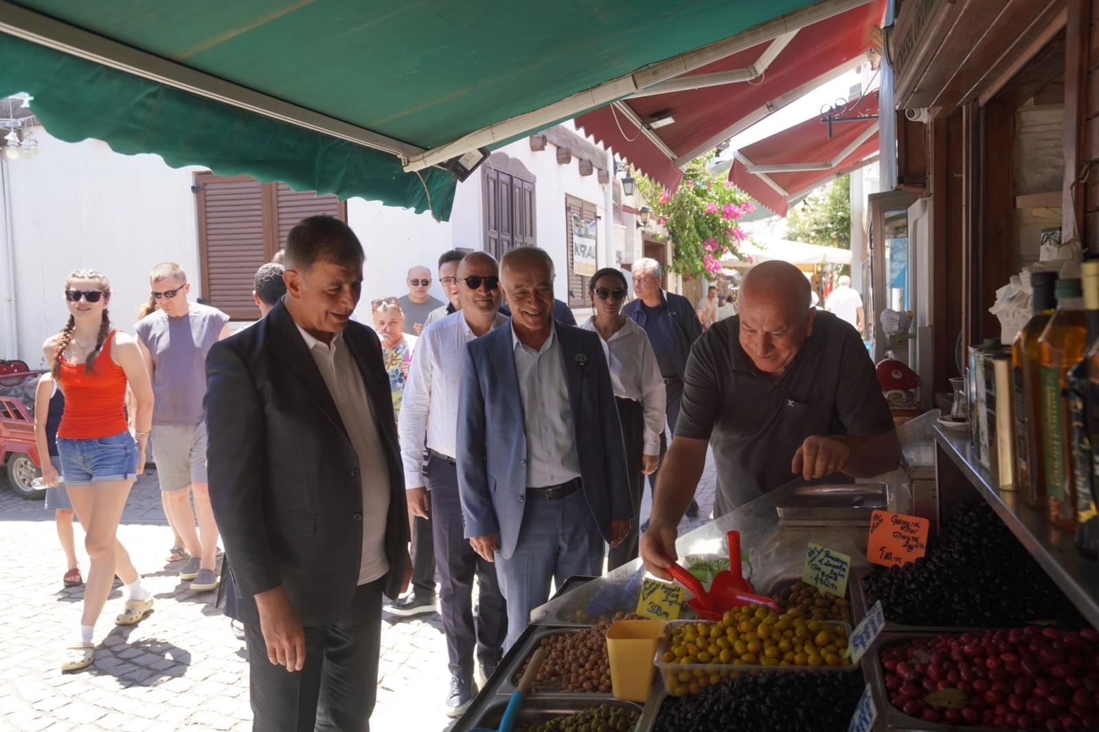 Seferihisar’a Hizmet ve Yatırım Hamlesi