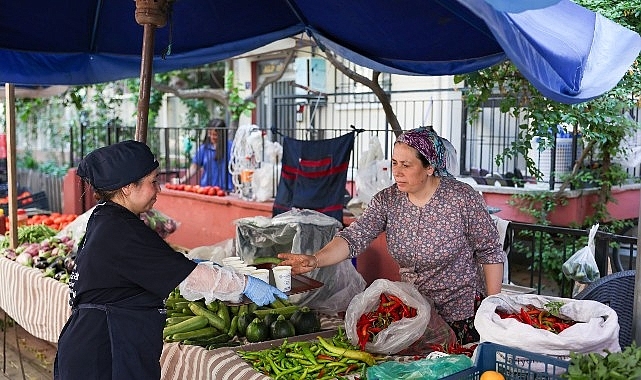 Başkan Çerçioğlu'ndan Pazarcı Esnafları ve Vatandaşlara Limonata İkramı