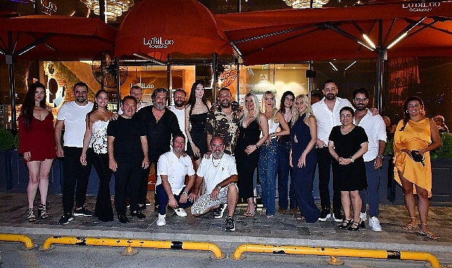 Yapımcı Suat Yanç'a Sürpriz Doğum Günü Kutlaması!